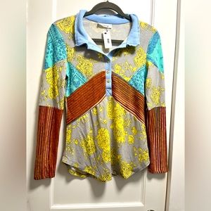 BUCKETLIST grey contrast detail floral print shirt. NWT. Small.